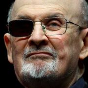 Condannato a 25 anni l'attentatore di Salman Rushdie
