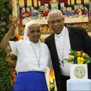 Sebastiana, suora da 20 anni, festeggia con il figlio (che è vescovo da 10)