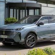 Peugeot E-3008 ed E-5008, due motori (elettrici) sono meglio di uno