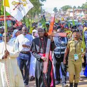 In tre milioni al santuario dei martiri, a piedi anche per centinaia di km