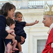 Il Papa: nazionalismi, femminicidi, solitudini, ecco le frontiere da superare