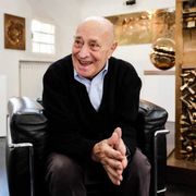 Addio ad Arnaldo Pomodoro, indagatore del labirinto della materia