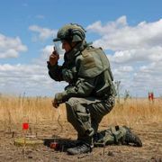 Dentico: «Mine antiuomo in Ucraina? Così a Kiev la guerra non finirà mai»