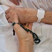 Noi, medici palliativisti, il diritto alla cura e i pregiudizi che restano