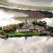 Perché anche chi non crede va in vacanza fra eremi e santuari