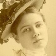 Volevano pezzi “da donna”: Nellie Bly diventò la prima reporter