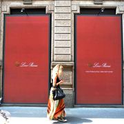 Operai cinesi sfruttati da società esterne: l'accusa a Loro Piana