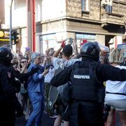 In Serbia la protesta anti-Vucic cambia pelle (e si nazionalizza)