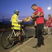 Tra i braccianti nell'Agro Pontino, sui campi dall'alba a 5 euro all'ora