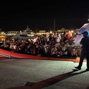 L'estate degli sbarchi continua (nel silenzio generale)