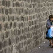 Invecchiamento, separazioni, pochi nati: Italia 2050, l'era della solitudine