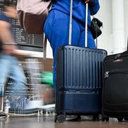 La svolta sui liquidi in valigia non vale affatto per tutti