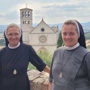 Le suore arrivate a Roma a piedi dalla Polonia per stare con i giovani
