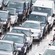 L'auto in media dura 10 anni, ma tre italiani su quattro non la cambiano