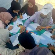 «Bombardano tutto, anche le tende». Il dramma nei disegni delle ragazze