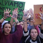 Giovani, cresce l'attivismo. Ma lo spazio politico è minimo