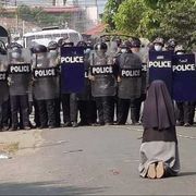 L'invito delle suore: pregare e digiunare per la pace