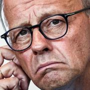 Il sorpasso di Afd, le ambizioni su Kiev: i 100 giorni a due facce di Merz