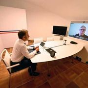 Volenterosi al lavoro su garanzie Il Consiglio Ue: ok a idea Meloni