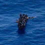 È morta la bimba rimasta in mare per 5 giorni senza cibo né acqua