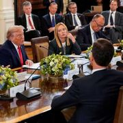 Macron duro, Starmer sorridente, lo “sconosciuto” Stubb: i leader sotto la lente