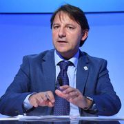 Regionali, centrosinistra nel caos: rebus Tridico in Calabria