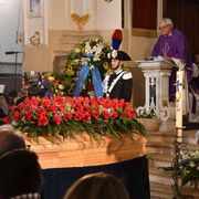I funerali di Pippo Baudo. Don Albanese: «Ha ricevuto piangendo la comunione»