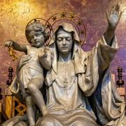 La teologa Albano: «Vi spiego perché invochiamo Maria e come ci protegge»