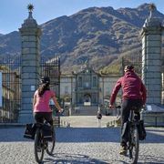A piedi o in bicicletta: il piccolo boom del Cammino d’Oropa