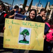 Il coprifuoco per i ragazzi nel paese di don Diana è una sconfitta