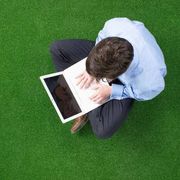 Anche nell'era dei social si può essere veri uomini, seppellendo antiche verità