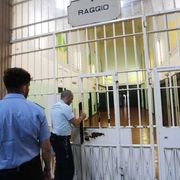 Il dramma del carcere ha anche una faccia nascosta: un "buco" di 20mila agenti