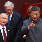 Xi in versione Mao, Putin e Kim sorridenti: la parata militare di Pechino