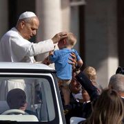 Il Papa: l'uomo non si realizza nel potere