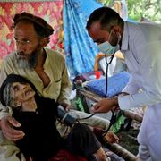 In Afghanistan le donne sotto le macerie del terremoto non vengono soccorse