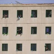 Suicida in cella una 26enne, la terza in pochi giorni. Le parole del vescovo