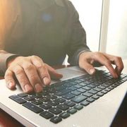 Noi uomini dobbiamo fare mea culpa. Ma le donne ci aiutino