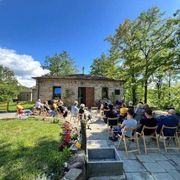 Viaggio a Case Sottane, il paese abbandonato che accoglie i più fragili