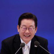 I lavoratori sudcoreani tornano a casa. Trump ha cercato di trattenerli