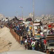 Quel popolo di profughi in colonna verso il nulla