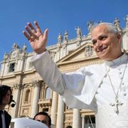 Leone XIV: «Costruire ponti e dialogo. Preoccupato per migranti in Usa»