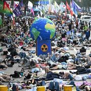 «Trump nega l'evidenza scientifica»: tre scienziati spiegano perché