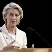 Cos'è la "guerra ibrida" di Mosca e perché preoccupa l'Europa