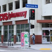 Immagine di una farmacia a Los Angeles negli Stati Uniti
