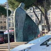 Mi commuovono le piazze piene per Gaza. Ma non toccate la vita (e Giovanni Paolo II)