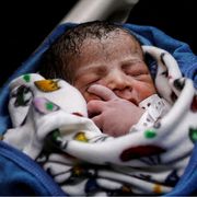 Perché la maternità surrogata è mercificazione, non libertà