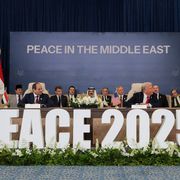 L'alba fragile della pace