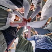 Il dolore dei ragazzi "spensierati". Silenzio che chiede ascolto