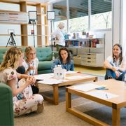 Lavoro e maternità: chi riesce a costruire inclusione nelle aziende