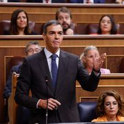 Spagna, il “diritto di aborto” in Costituzione? Sanchez si gioca tutto